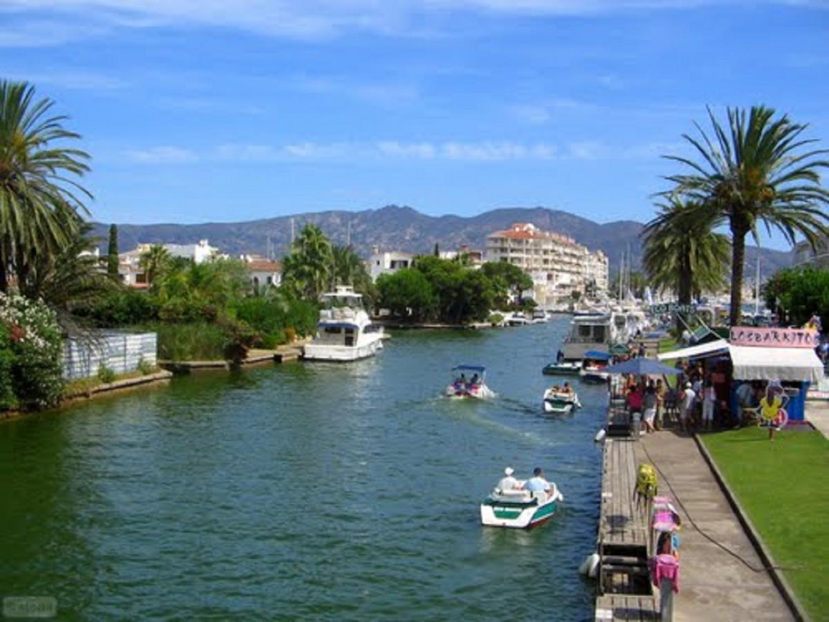 Goldhome - Sylvia - Vistas Espectaculares Al Mar Empuriabrava Bagian luar foto