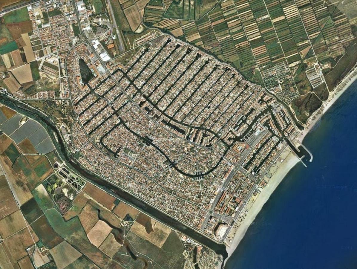 Goldhome - Sylvia - Vistas Espectaculares Al Mar Empuriabrava Bagian luar foto